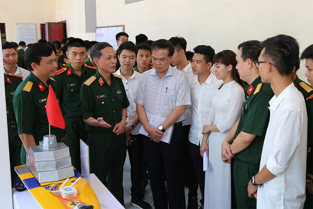 Xây dựng Học viện Kỹ thuật Quân sự theo mô hình trường đại học nghiên cứu chất lượng cao

